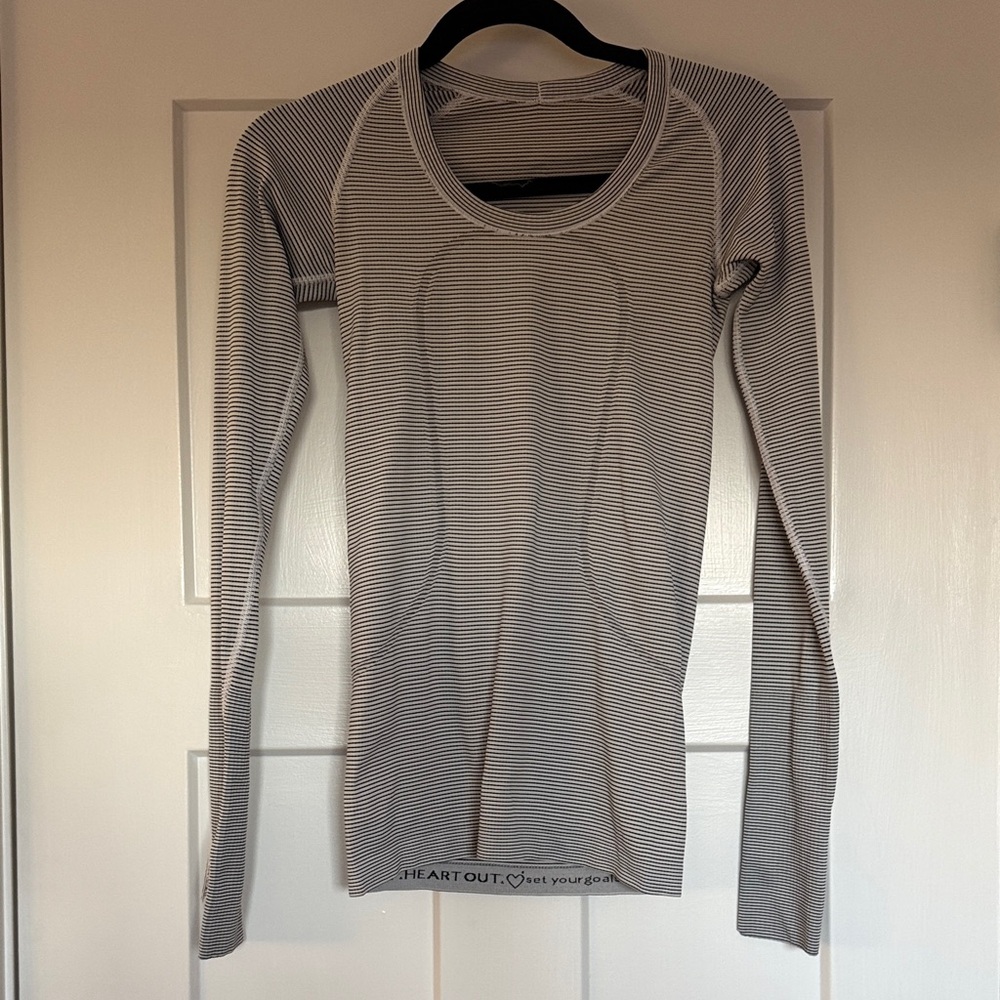 Lululemon Athletica Swiftly Tech Long-Sleeve Shirt size 4 striped
